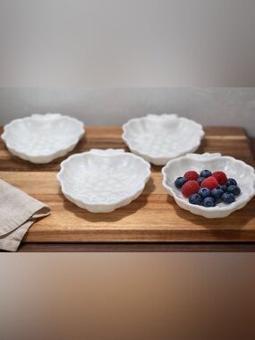 Vintage Milk Glass Dessert Dishes. Westmorland style.  Serving Dishes - Set of 4